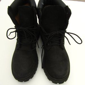 NWOT,  Black Suede Men's Size 5